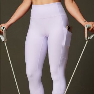 Fabletics On the Go High Waisted Capri Legging Size Medium/Regular